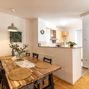 Gozsdu White Raven 305 Apartamento Budapest